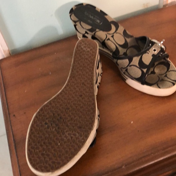 Coach healed slip in sandals - Picture 4 of 4